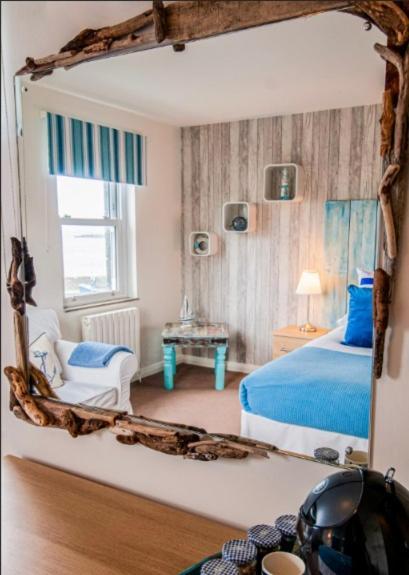 Driftwood Inn Saint Saviour Екстериор снимка