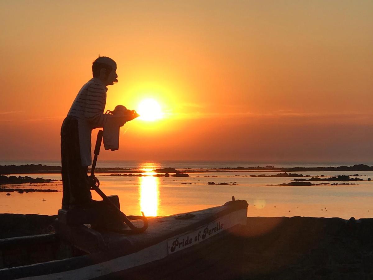 Driftwood Inn Saint Saviour Екстериор снимка