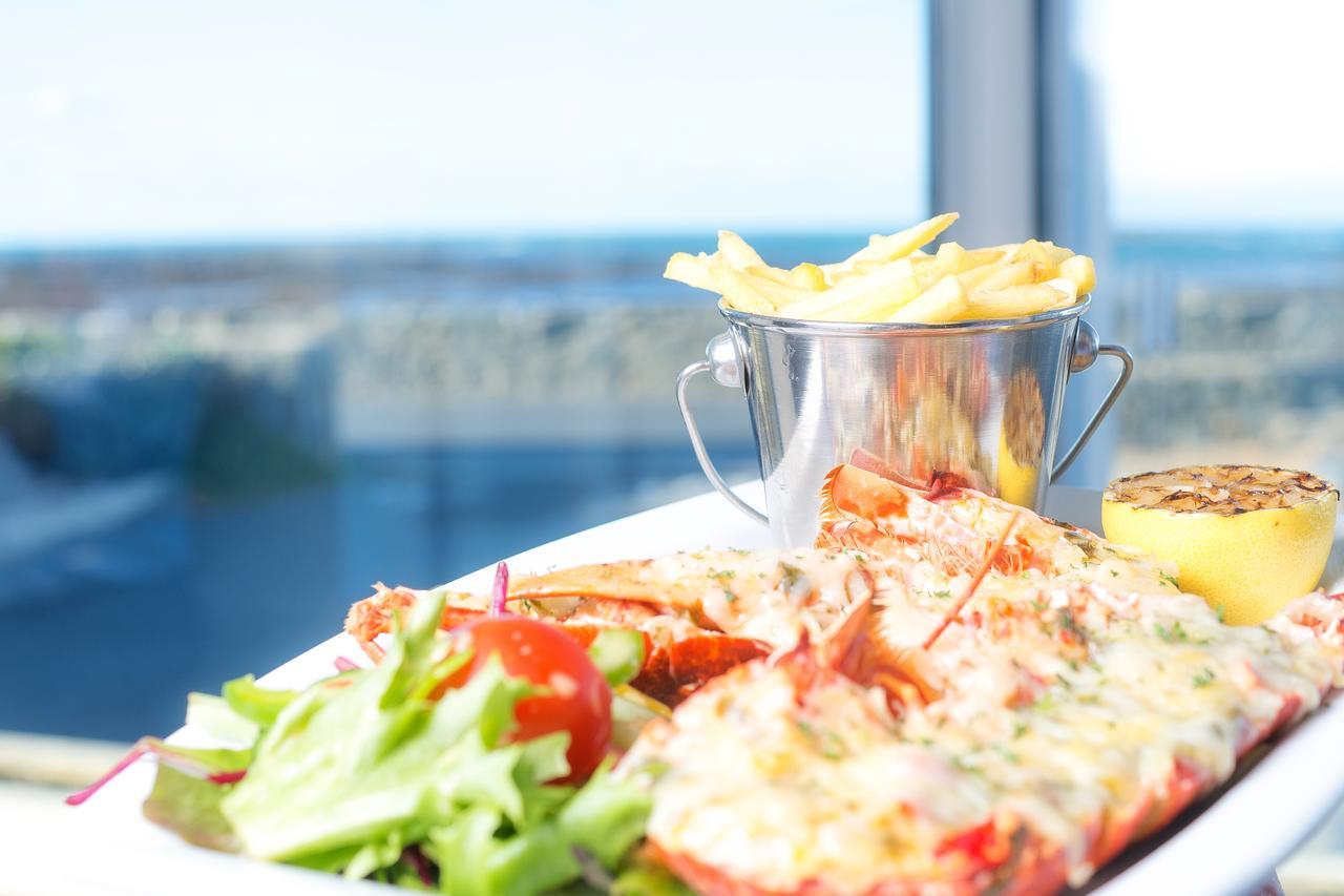 Driftwood Inn Saint Saviour Ресторант снимка