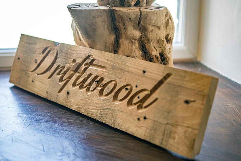 Driftwood Inn Saint Saviour Екстериор снимка